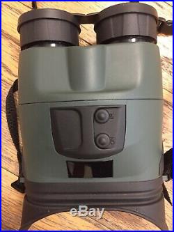 Yukon NV Night Vision Goggles Binoculars Tracker 3x42 YK25028 Case Included